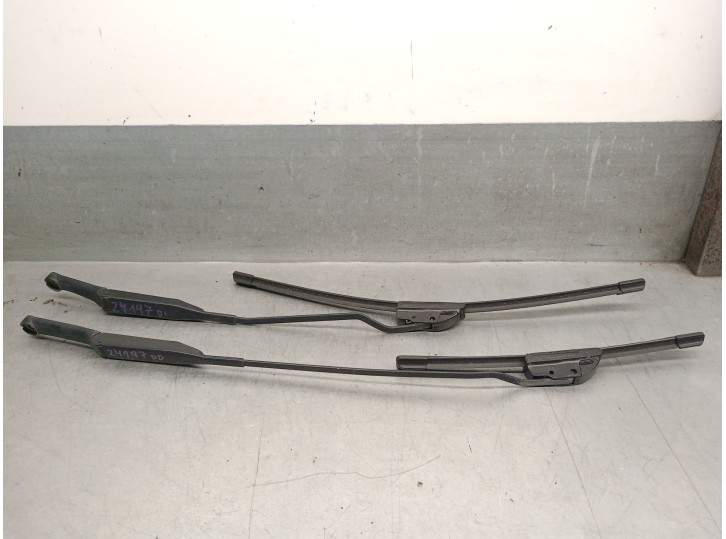Replacement front right wiper arm for Opel Combo (Corsa C) 1.3 16V CDTI CAT (Z 13 DT / LN9) OEM IAM reference 1272312