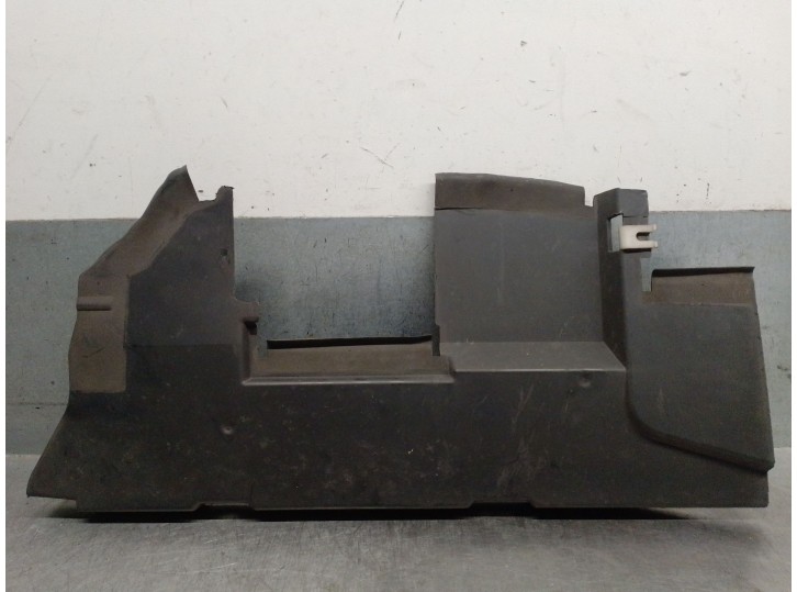 Replacement front moldings for Citroën C4 Saloon 1.6 16V HDi OEM IAM reference 9650764180 7104W2 