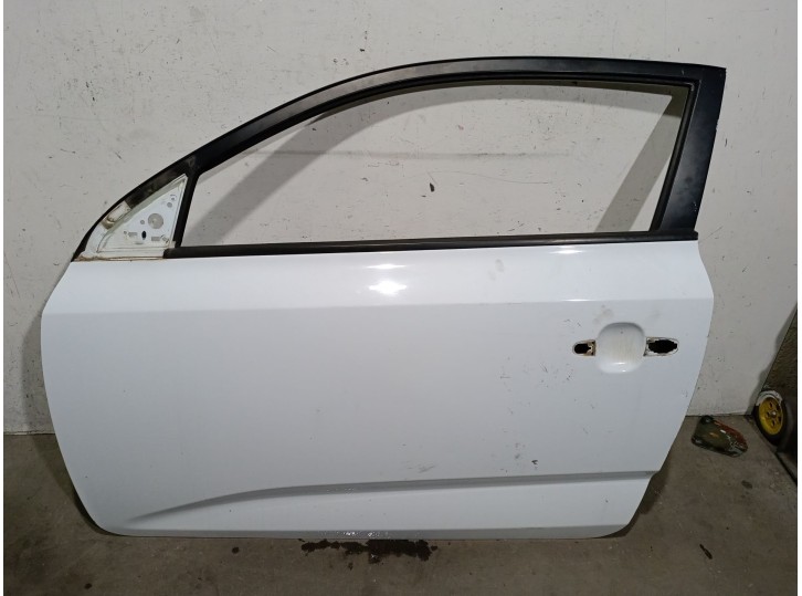 Replacement left front door for Kia Cee'd Hatchback (ED) 1.4 OEM IAM reference 760031H300 760031H300 