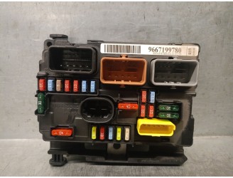 Recambio de caja reles / fusibles para citroën c3 ii 1.4 referencia OEM IAM 9667199780 