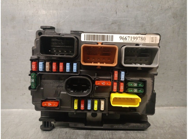 Recambio de caja reles / fusibles para citroën c3 ii 1.4 referencia OEM IAM 9667199780  