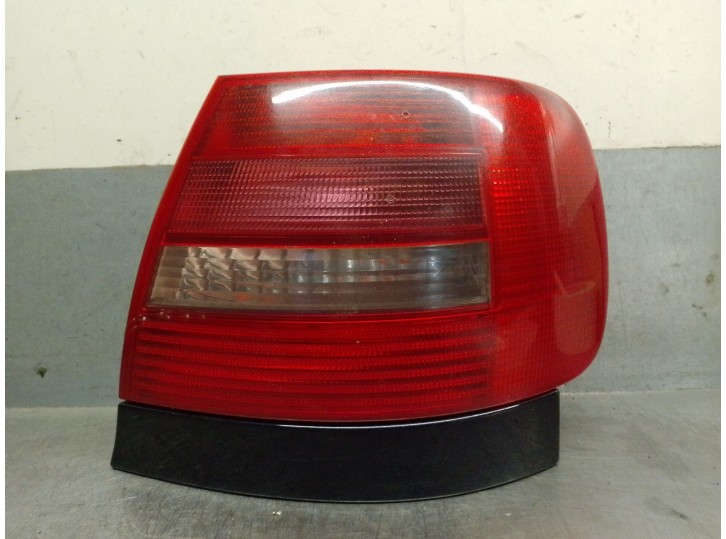 Recambio de piloto trasero derecho para audi a4 berlina (b5) 1.9 tdi referencia OEM IAM 8D0945096F 8D0945096F 