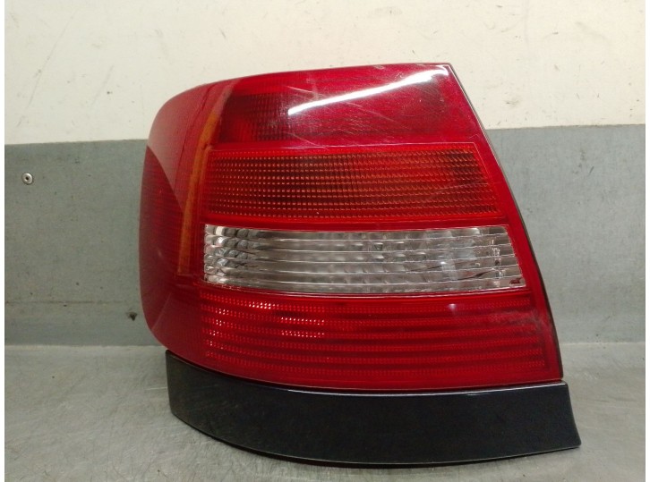 Recambio de piloto trasero izquierdo para audi a4 berlina (b5) 1.9 tdi referencia OEM IAM 8D0945095F 8D0945095F 