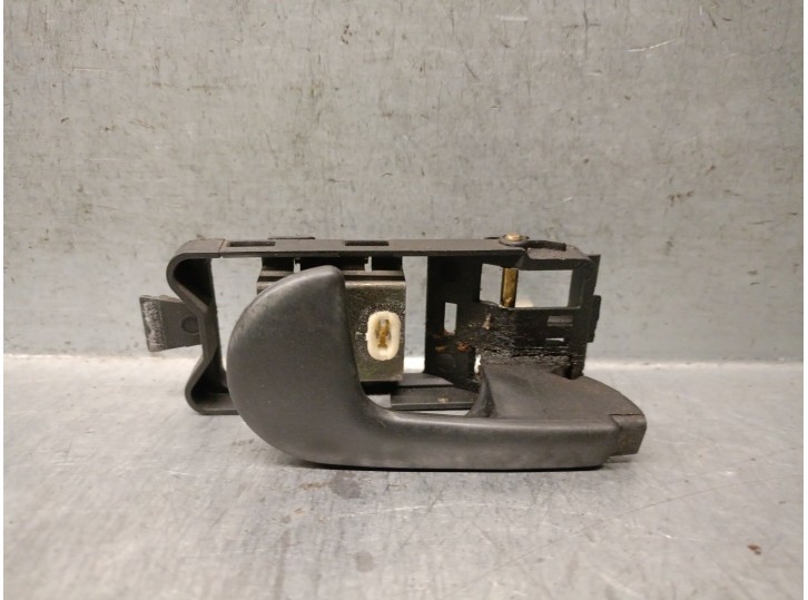 Replacement front right interior door handle for Fiat Coupe (175) 1.8 16V CAT OEM IAM reference 46303722 46303722 