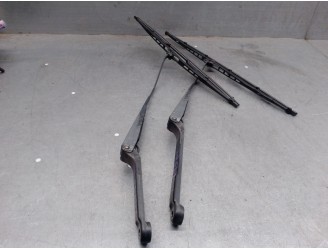 Replacement front right wiper arm for Daewoo Lanos 1.5 CAT OEM IAM reference 96271961 96271962 