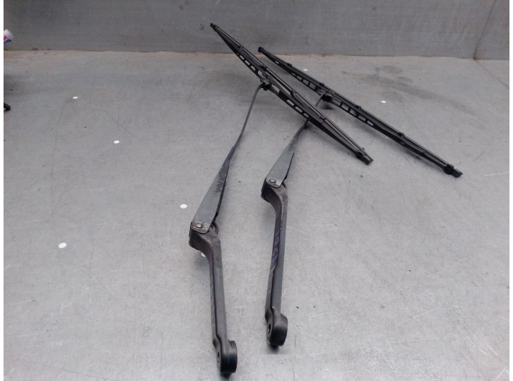 Replacement front right wiper arm for Daewoo Lanos 1.5 CAT OEM IAM reference 96271961 96271962 