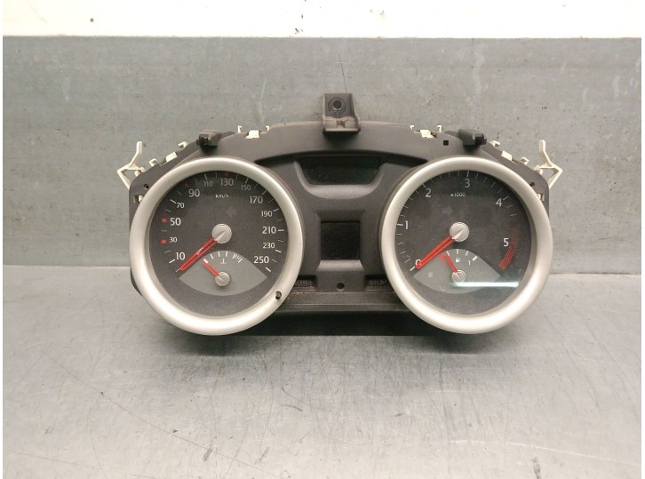 Recambio de cuadro instrumentos para renault megane ii classic berlina confort dynamique referencia OEM IAM 8200399700 820039970