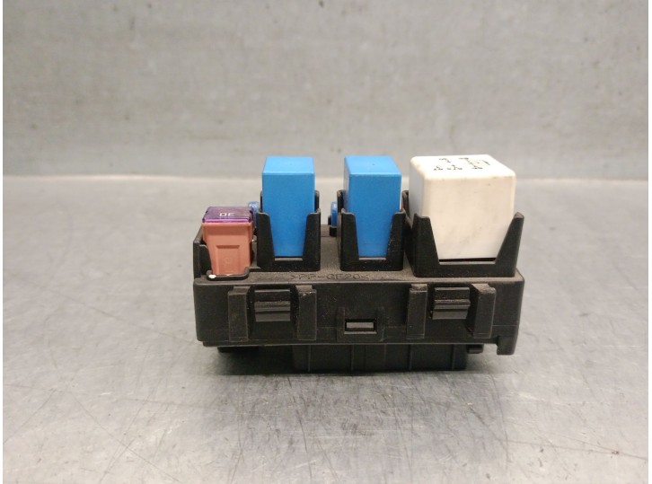 Recambio de caja reles / fusibles para kia cee´d hatchback (ed) 1.4 referencia OEM IAM 919510Q000  