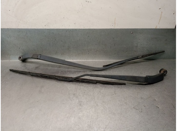 Recambio de brazo limpia delantero derecho para mazda 2 lim. (de) 1.5 16v cat referencia OEM IAM 781864RD ZY 