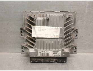 Recambio de caja reles / fusibles para renault scenic ii dci diesel referencia OEM IAM 8200606826  S118400150C SIEMENS