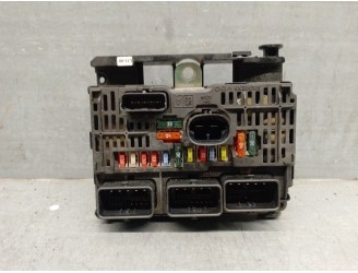 Recambio de caja reles / fusibles para citroën c4 berlina collection referencia OEM IAM 9661682980  
