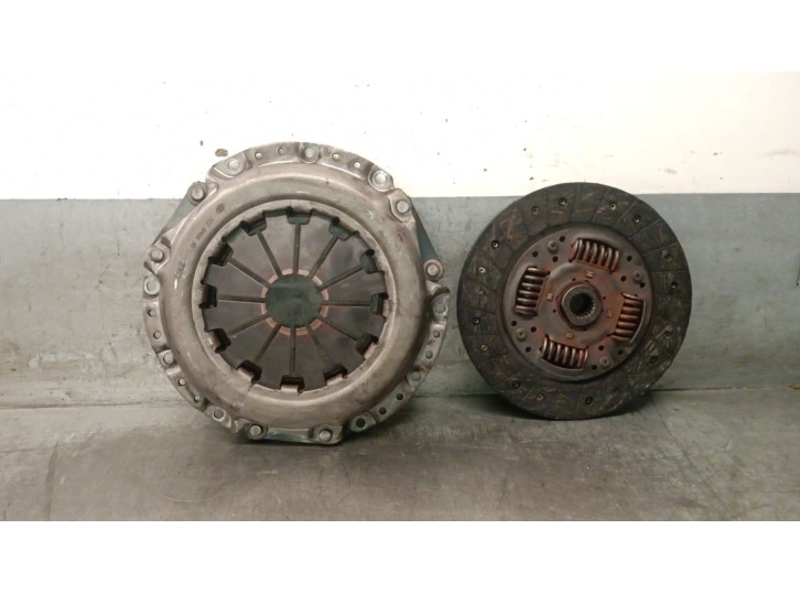 Recambio de kit embrague para kia cee´d hatchback (ed) 1.4 referencia OEM IAM 4130023136 4130023136 LIK