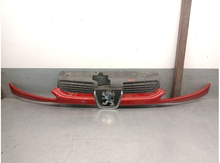 Recambio de rejilla delantera para peugeot 206 berlina 1.4 hdi referencia OEM IAM 7804H5 7804H5 