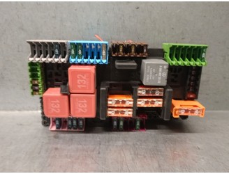 Recambio de caja reles / fusibles para mercedes-benz clase s (w222, v222, x222) s 560 e (222.173) referencia OEM IAM A2139068801