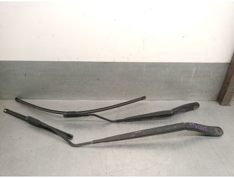 Recambio de brazo limpia delantero derecho para ford transit courier b460 furgoneta/monovolumen 1.5 tdci referencia OEM IAM ET76