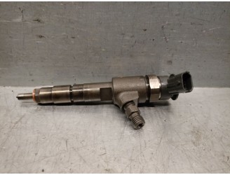 Replacement injector for Citroën C4 Saloon 1.6 16V HDi OEM IAM reference 027766 0445110566 BOSCH
