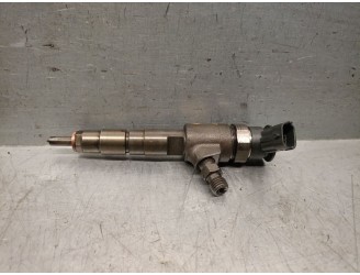 Recambio de inyector para citroën c4 berlina 1.6 16v hdi referencia OEM IAM 027766  0445110566 BOSCH