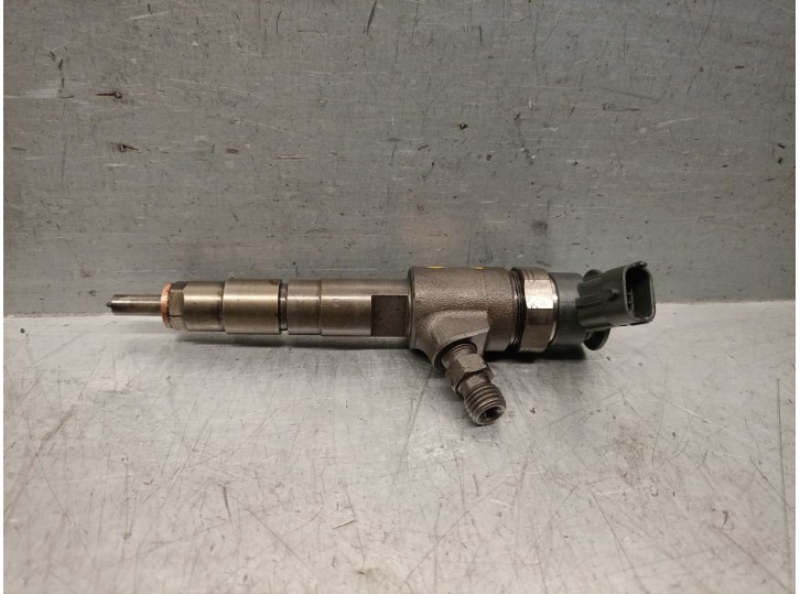 Recambio de inyector para citroën c4 berlina 1.6 16v hdi referencia OEM IAM 027766  0445110566 BOSCH