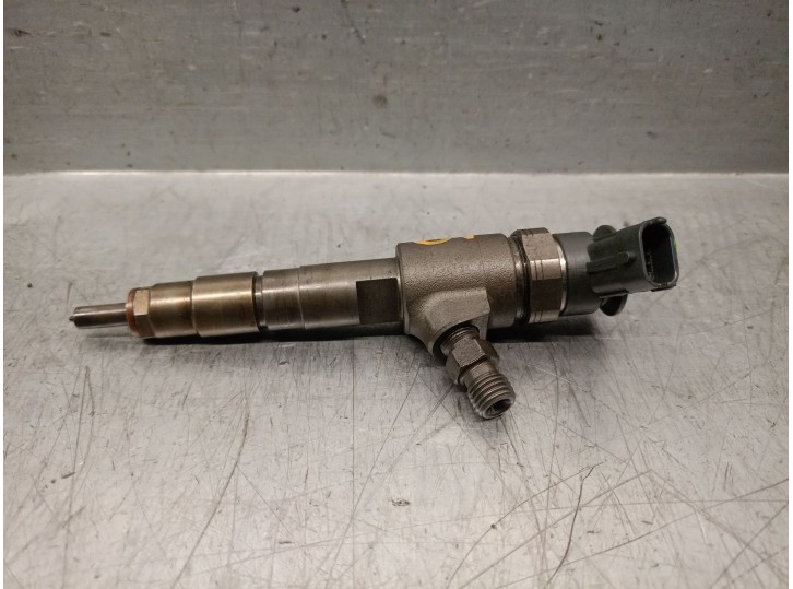 Recambio de inyector para citroën c4 berlina 1.6 16v hdi referencia OEM IAM 027766  0445110566 BOSCH