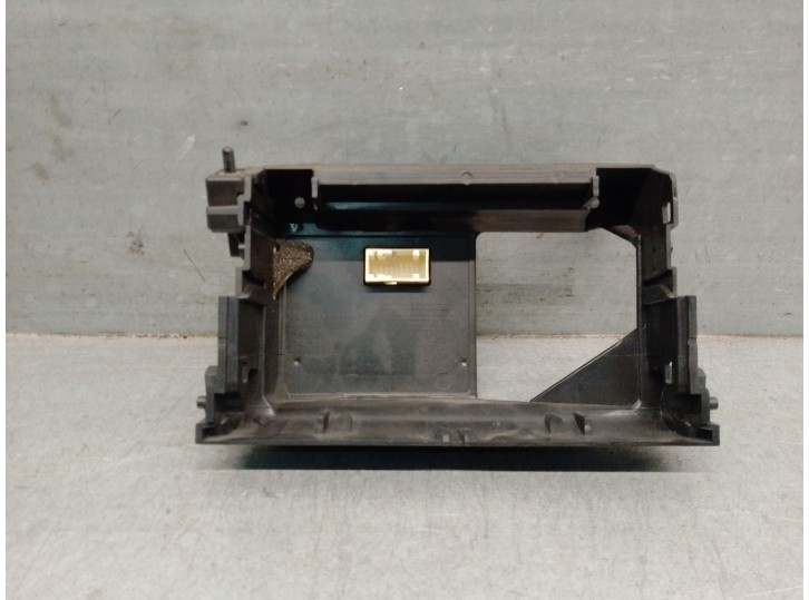 Recambio de moldura para renault espace iv (jk0) 3.5 v6 referencia OEM IAM 21667610 7701054572 