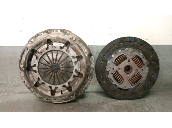 Replacement clutch kit for Citroën C4 Saloon 1.6 16V HDi OEM IAM reference 2004AV 2004AV 
