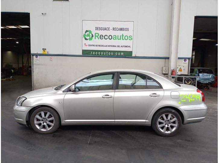 toyota avensis berlina (t25) del año 2003