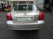 toyota avensis berlina (t25) del año 2003