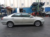 toyota avensis berlina (t25) del año 2003