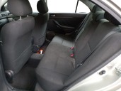 toyota avensis berlina (t25) del año 2003