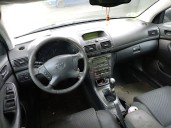 toyota avensis berlina (t25) del año 2003