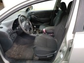 toyota avensis berlina (t25) del año 2003