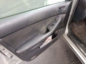 toyota avensis berlina (t25) del año 2003