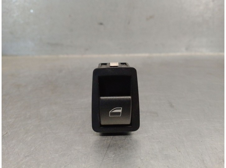 Recambio de mando elevalunas trasero izquierdo para bmw serie 3 berlina (e46) 318i referencia OEM IAM 61316902174 61316902174 