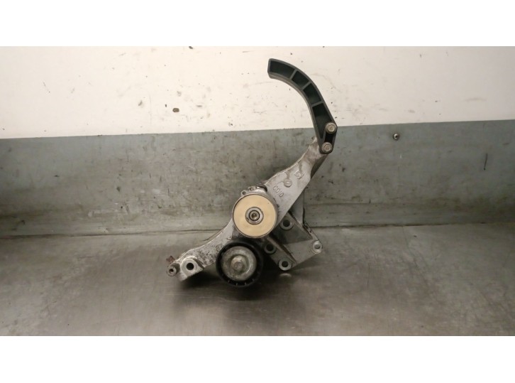 Replacement alternator bracket for Fiat Panda (169) 1.1 OEM IAM reference 46820386 46820386 