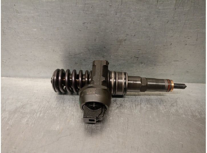 Recambio de inyector para seat leon (1p1) 1.9 tdi referencia OEM IAM 038130073AG  0414720215 BOSCH