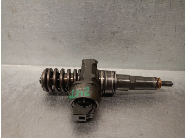 Recambio de inyector para seat leon (1p1) 1.9 tdi referencia OEM IAM 038130073AG  0414720215 BOSCH