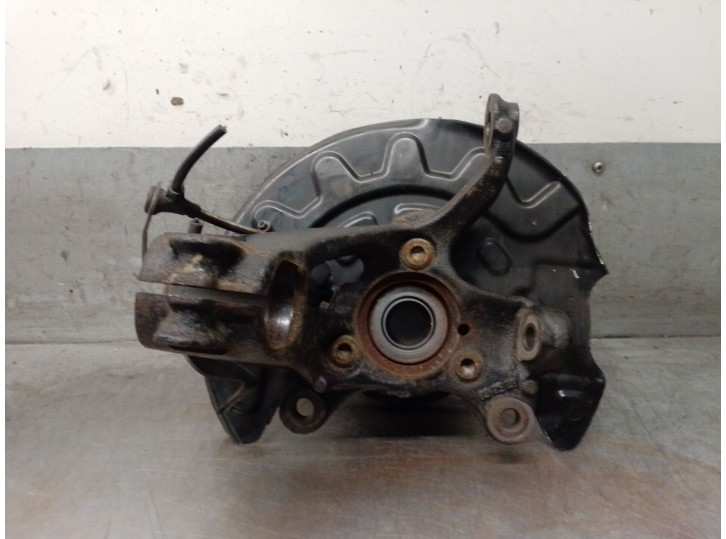 Replacement front left steering knuckle for Seat Leon ST (5F8) FR OEM IAM reference 5Q0407255Q 5Q0407255Q 