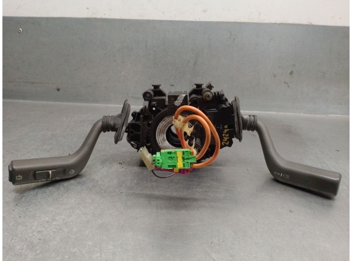 Replacement light switch for Volvo V40 Estate 1.9 Diesel CAT OEM IAM reference 30618226 30887038 