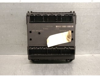 Recambio de caja reles / fusibles para seat cordoba berlina (6l2) 1.4 16v referencia OEM IAM 6Q1937049D  5KW48212D SIEMENS