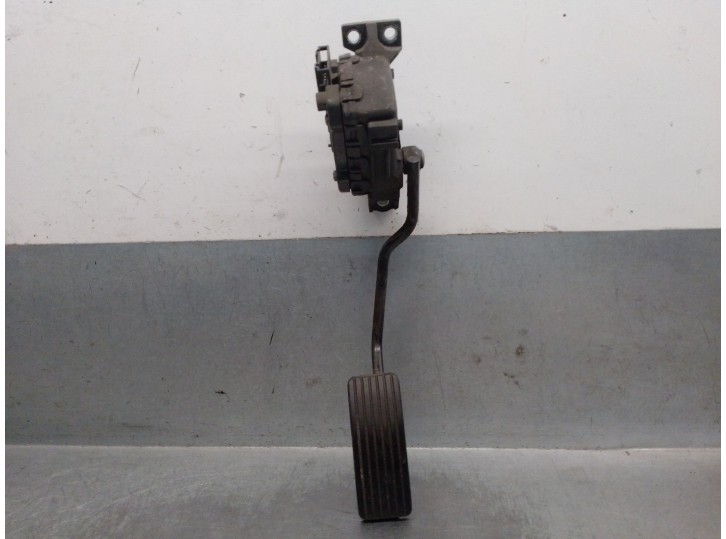 Recambio de potenciometro pedal para volvo v40 familiar 1.9 diesel cat referencia OEM IAM 30865642 30865642 