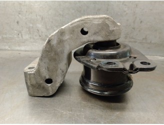 Recambio de soporte motor derecho para volvo v40 familiar 1.9 diesel cat referencia OEM IAM 30611472 