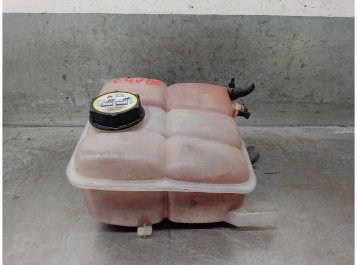 Recambio de deposito expansion para ford focus iii 1.0 ecoboost referencia OEM IAM 8V618K218D 1717053 