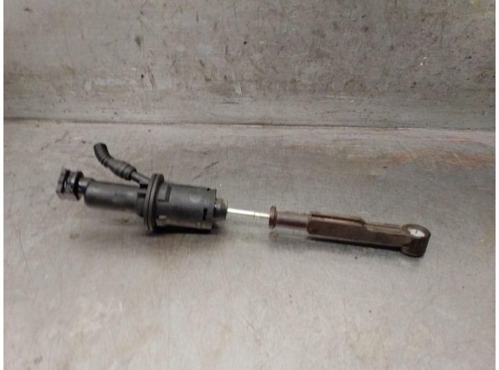 Recambio de bomba embrague para peugeot partner kombi 1.6 16v hdi cat referencia OEM IAM 9685512880 2182J9 