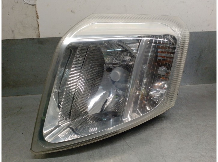 Recambio de faro derecho para citroën c2 1.4 referencia OEM IAM 9880128180 620670 