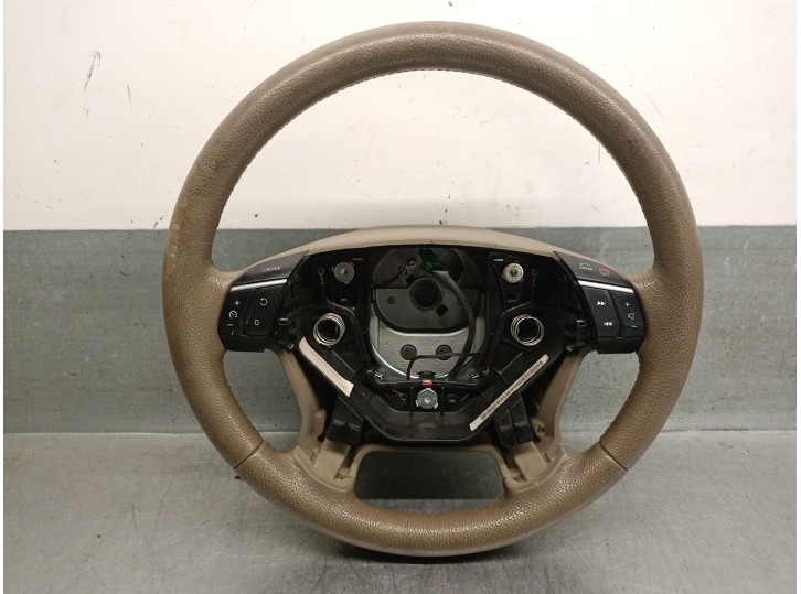 Recambio de volante para volvo xc90 2.4 diesel cat referencia OEM IAM 30720343 30720343 