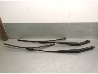 Recambio de brazo limpia delantero derecho para volvo xc90 2.4 diesel cat referencia OEM IAM 8693600 8693600 