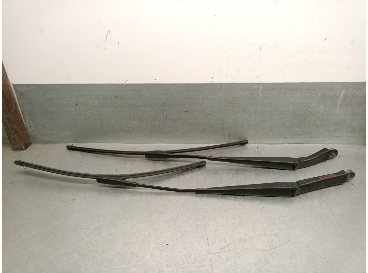 Recambio de brazo limpia delantero derecho para volvo xc90 2.4 diesel cat referencia OEM IAM 8693600 8693600 