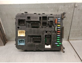 Recambio de caja reles / fusibles para citroën berlingo 1.6 16v hdi referencia OEM IAM 281197595 281164872 