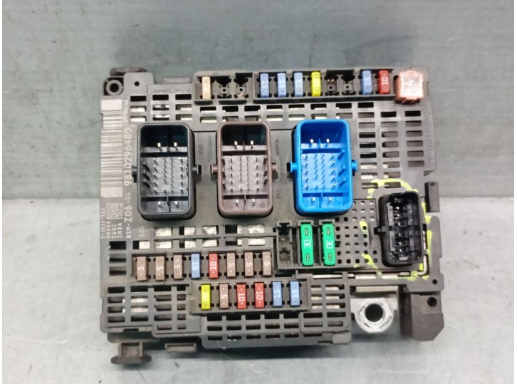 Recambio de caja reles / fusibles para citroën ds5 2.0 bluehdi 150 referencia OEM IAM 9810296480  