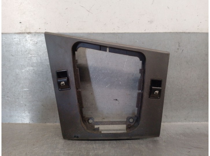 Recambio de mando elevalunas delantero izquierdo para bmw serie 3 touring (e46) 2.0 16v diesel cat referencia OEM IAM 6131690217